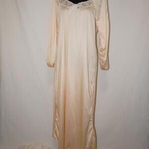 dreamy vintage ethereal pale orange peach nightgown, a tagless gem
